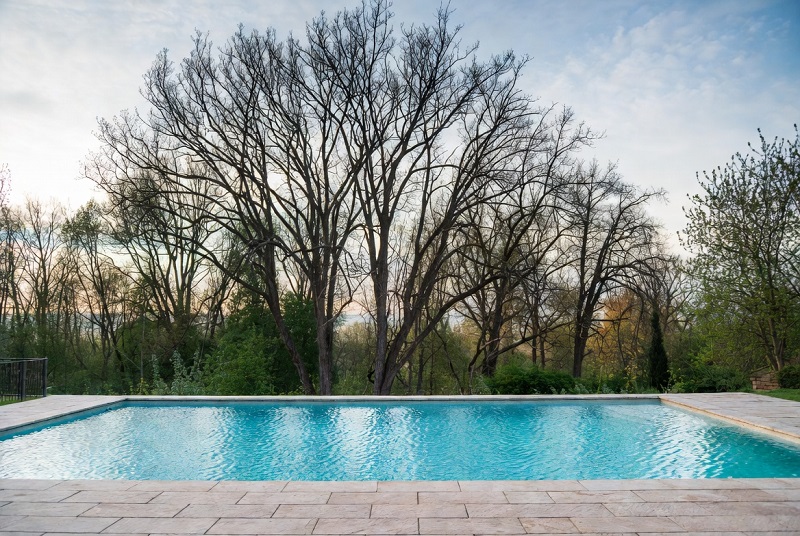 Spring pool startup checklist: from green to clean (without drama)