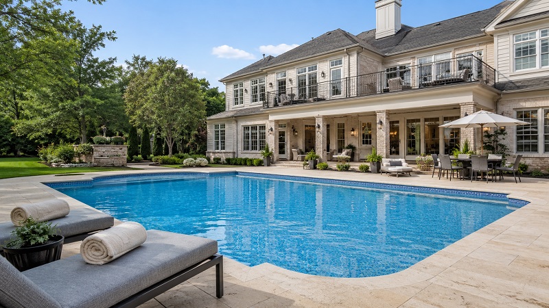 Clean blue swimming pool prepared for a real-estate inspection and pre-sale pool refresh in Melbourne